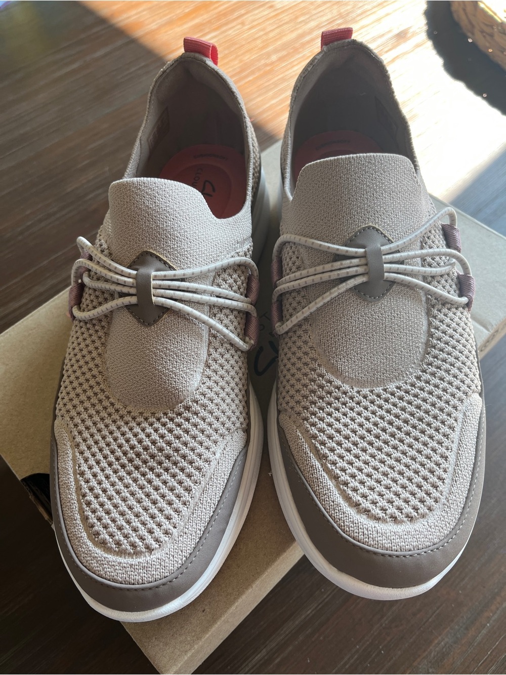Clarks Cloudsteppers - Ezera Run Knit Sneakers - Light Taupe with Pink